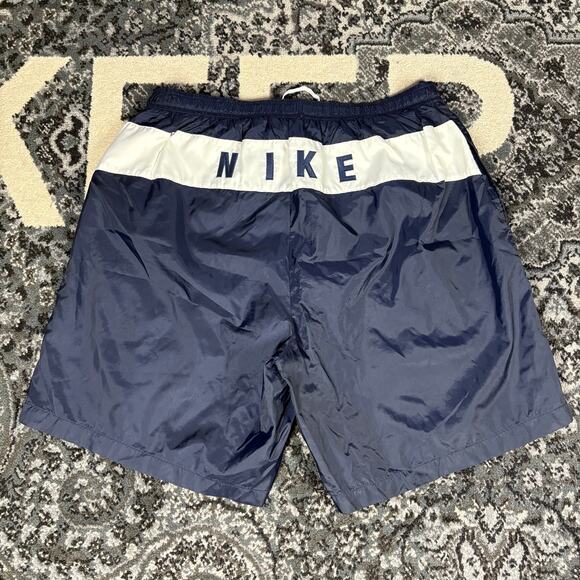 Vintage Nike Shorts Sz 2XL Board Shorts Swim Run Training Back Nike Logo 90s - Picture 1 of 6